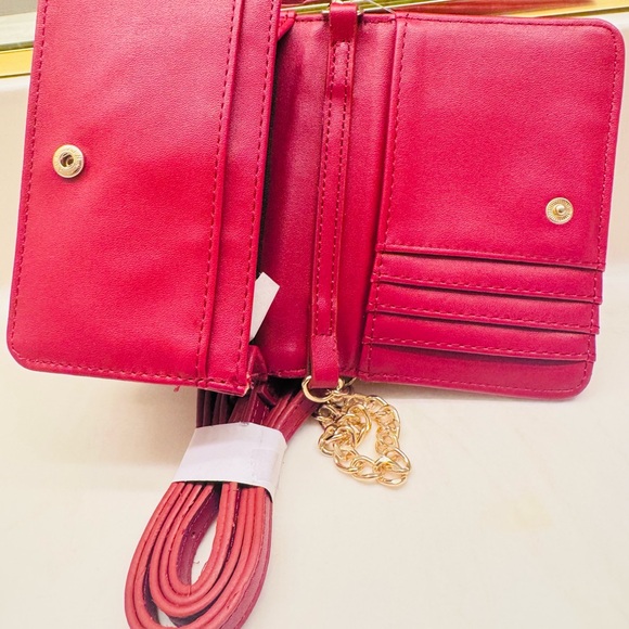 XOXO Pink Embossed Heart Clutch - Picture 2 of 4